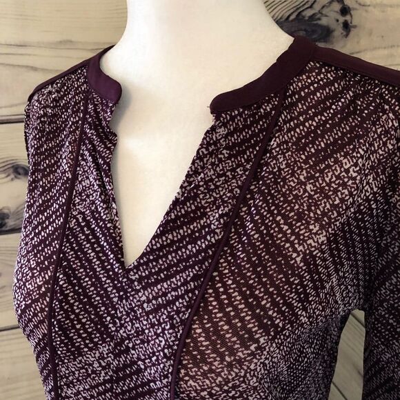 The Limited Purple & White Patterned 3/4 Sleeve Lightweight Dress Top Small - Picture 2 of 6